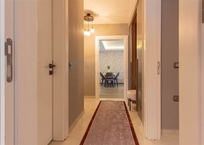 Меблированная квартира 2+1 на первой береговой линии в Махмутларе