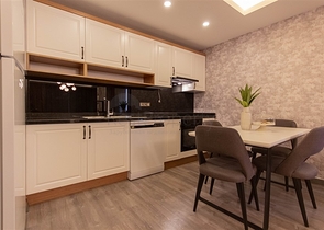 Меблированная квартира 2+1 на первой береговой линии в Махмутларе