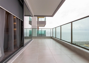 Меблированная квартира 2+1 на первой береговой линии в Махмутларе