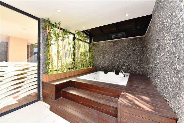 1+1 в самом центре Алании