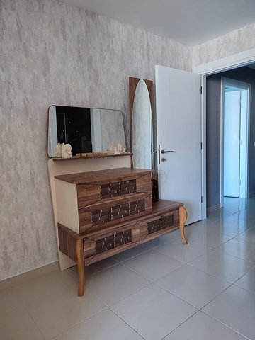 Трехкомнатный пентхаус в жилом комплексе с инфраструктурой