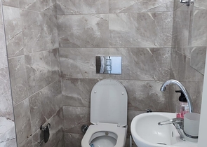 Трехкомнатный пентхаус в жилом комплексе с инфраструктурой