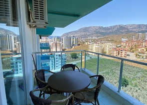 Трехкомнатный пентхаус в жилом комплексе с инфраструктурой