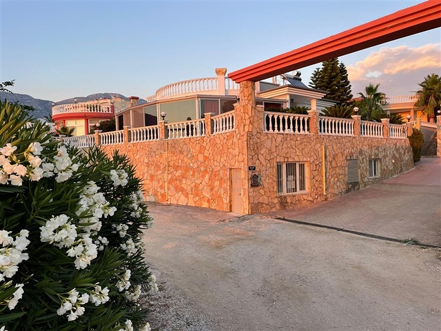 Вилла 3+1 в районе Махмутлар 