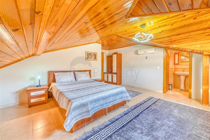 Пентхаус 4+1 в центре города