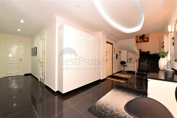 Квартира 7+1 с отдельной кухней в районе Джикджили