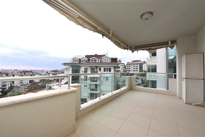 Квартира 7+1 с отдельной кухней в районе Джикджили