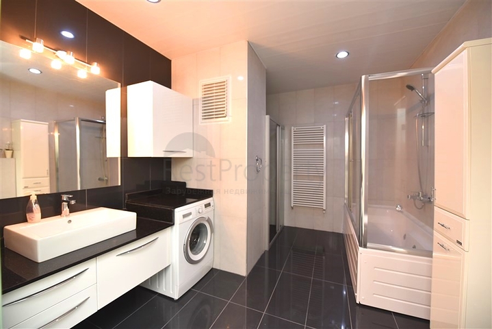 Квартира 7+1 с отдельной кухней в районе Джикджили