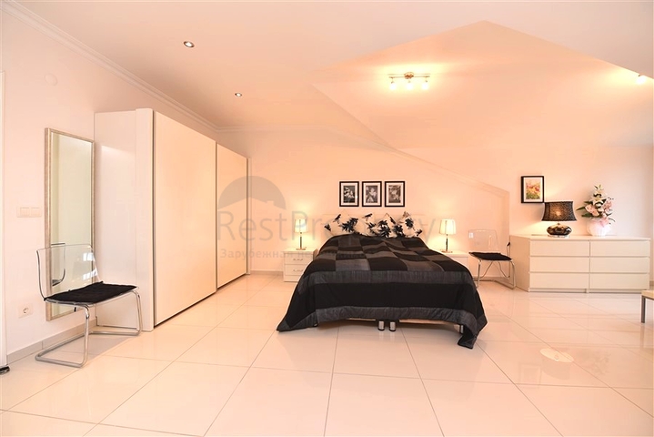 Квартира 7+1 с отдельной кухней в районе Джикджили