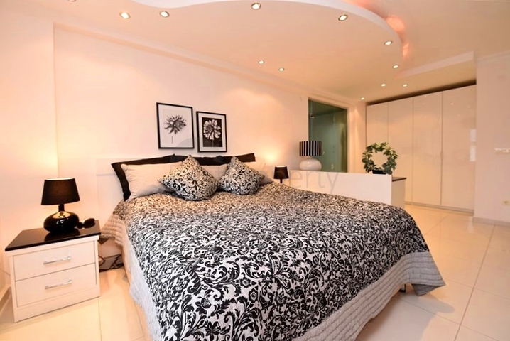 Квартира 7+1 с отдельной кухней в районе Джикджили