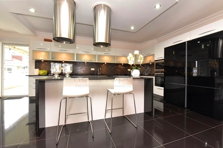 Квартира 7+1 с отдельной кухней в районе Джикджили