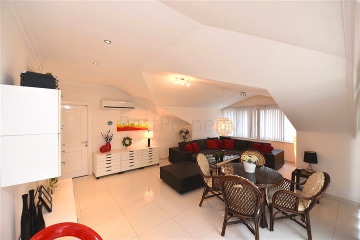 Квартира 7+1 с отдельной кухней в районе Джикджили