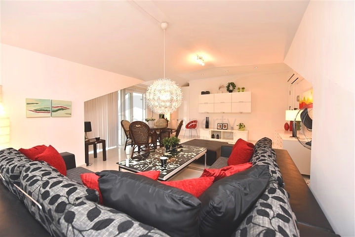 Квартира 7+1 с отдельной кухней в районе Джикджили