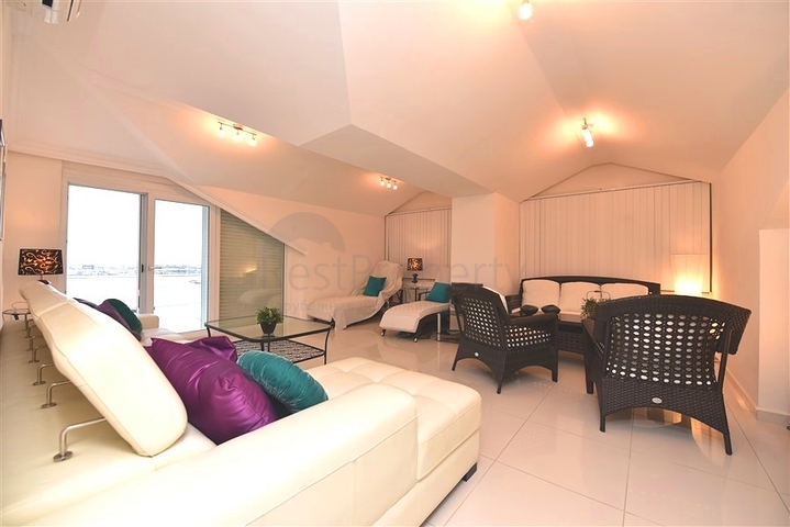 Квартира 7+1 с отдельной кухней в районе Джикджили