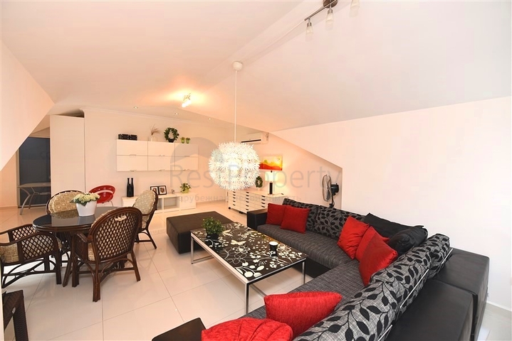 Квартира 7+1 с отдельной кухней в районе Джикджили