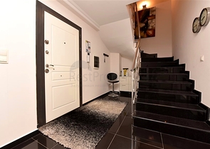 Квартира 7+1 с отдельной кухней в районе Джикджили