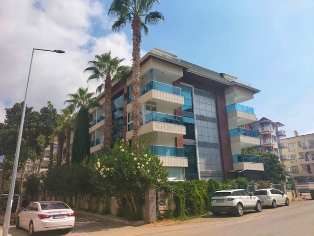 Большой пентхаус планировкой 4+1