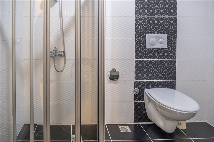 Большой пентхаус планировкой 4+1