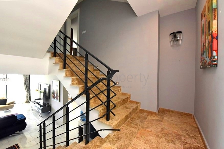 Вилла планировки 5+1 с шикарным видом на Аланию