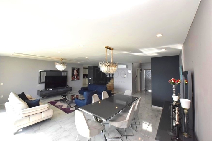 Вилла планировки 5+1 с шикарным видом на Аланию