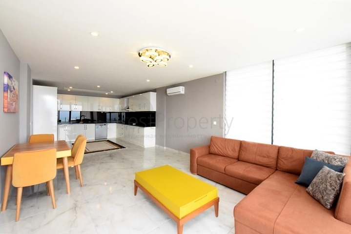 Трехэтажная вилла планировкой 5+1 в самом центре Алании