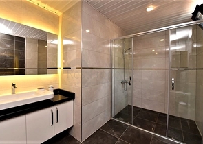 Трехэтажная вилла планировкой 5+1 в самом центре Алании