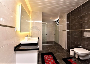 Трехэтажная вилла планировкой 5+1 в самом центре Алании