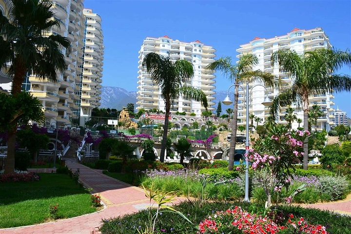 Просторная квартира 3+1 в Махмутларе