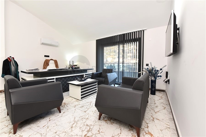 Роскошный офис в центре Алании