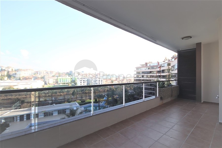 Просторная квартира 2+1 в районе Тосмур