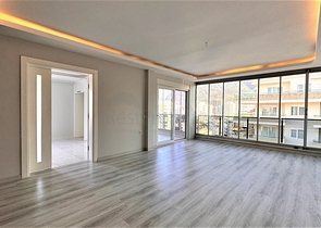 Пентхаус 2+1 в центре Махмутлара с видом на горы 