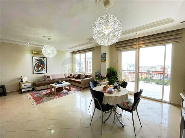 Просторная трехкомнатная квартира в Тосмуре