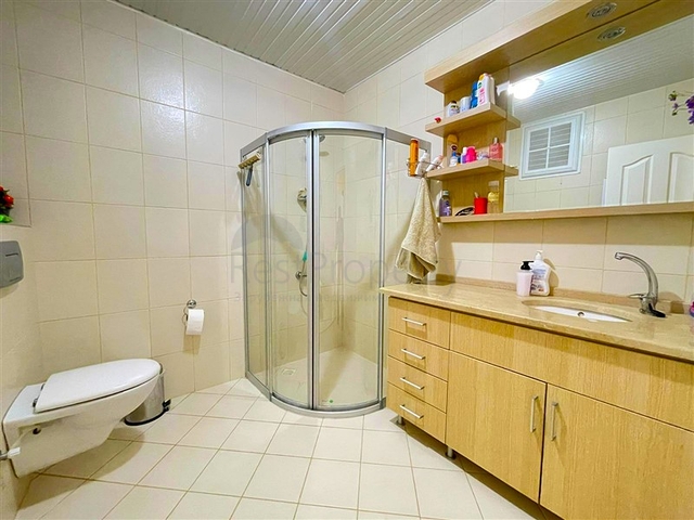 Просторная трехкомнатная квартира в Тосмуре