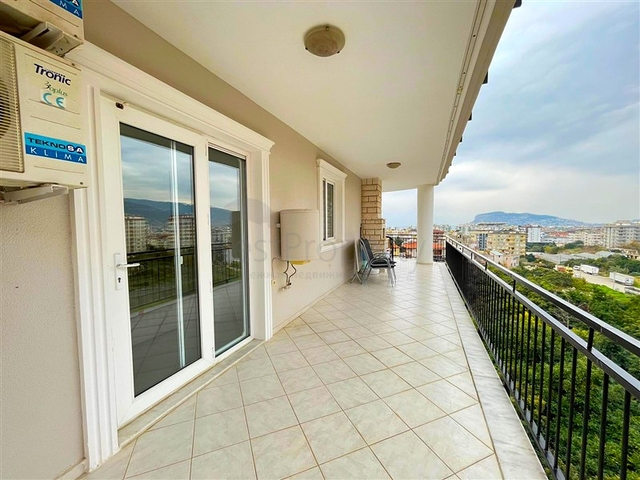 Просторная трехкомнатная квартира в Тосмуре