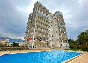 Просторная трехкомнатная квартира в Тосмуре