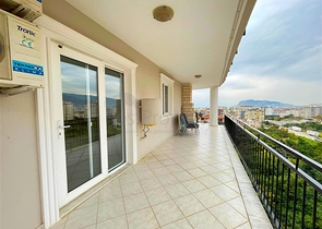 Просторная трехкомнатная квартира в Тосмуре