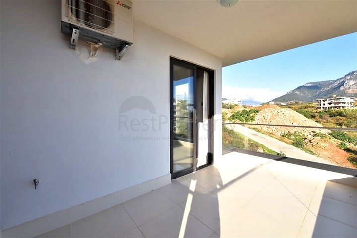 Трехкомнатная квартира с дизайнерской мебелью в районе Кестель