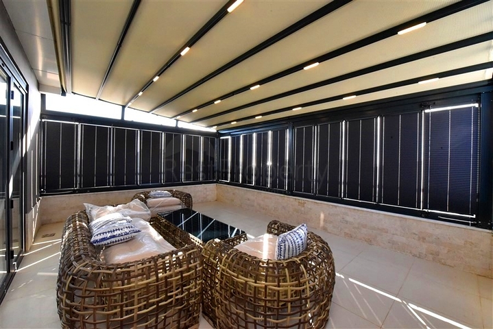 Трехкомнатная квартира с дизайнерской мебелью в районе Кестель