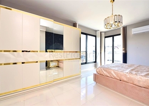 Трехкомнатная квартира с дизайнерской мебелью в районе Кестель