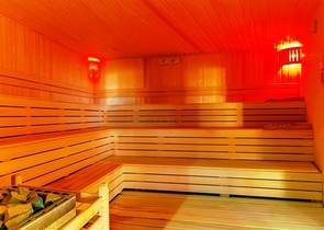 Трехкомнатная квартира с дизайнерской мебелью в районе Кестель