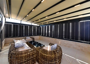 Трехкомнатная квартира с дизайнерской мебелью в районе Кестель