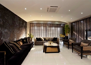 Трехкомнатная квартира с дизайнерской мебелью в районе Кестель