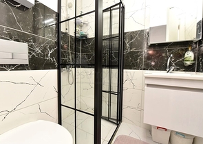 Двухкомнатная меблированная квартира в комплексе в сосновом бору