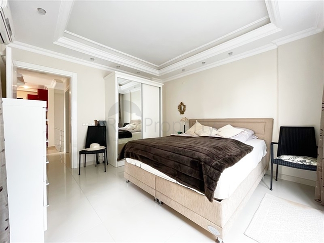 Шикарный садовый дуплекс 3+1 в районе Джикджилли