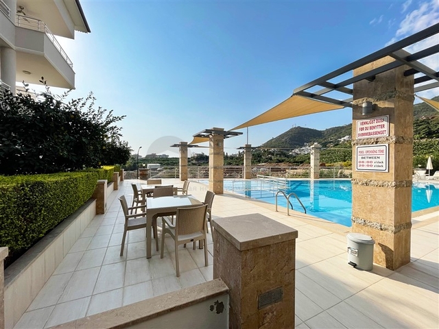 Шикарный садовый дуплекс 3+1 в районе Джикджилли