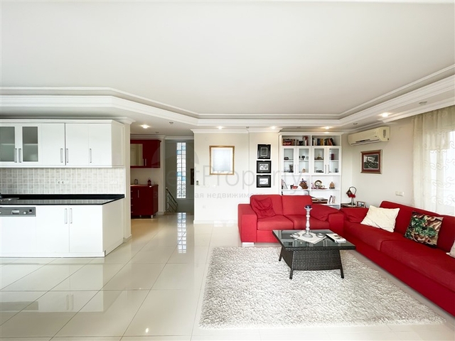 Шикарный садовый дуплекс 3+1 в районе Джикджилли