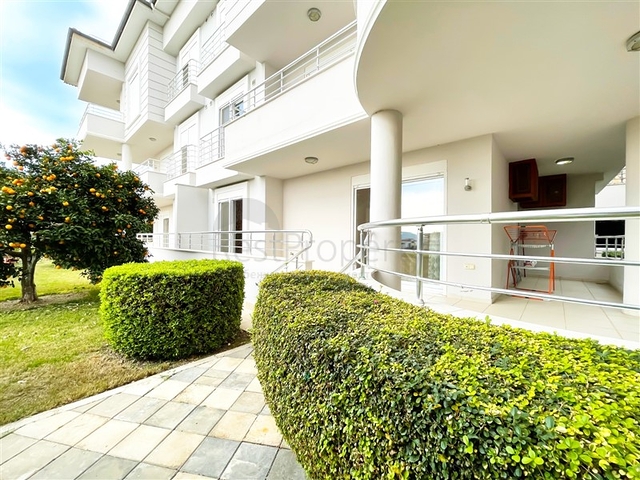 Шикарный садовый дуплекс 3+1 в районе Джикджилли