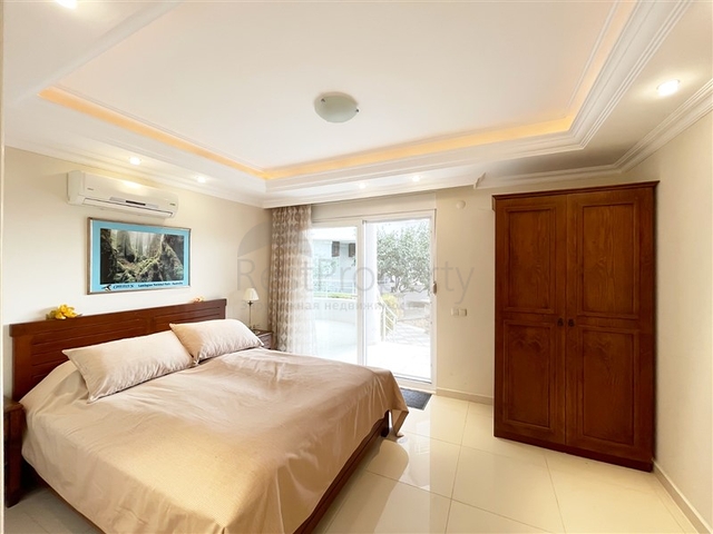 Шикарный садовый дуплекс 3+1 в районе Джикджилли