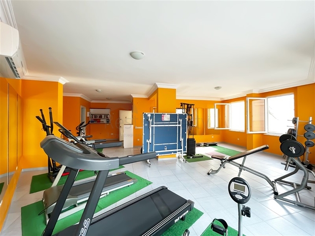 Шикарный садовый дуплекс 3+1 в районе Джикджилли