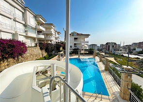 Шикарный садовый дуплекс 3+1 в районе Джикджилли